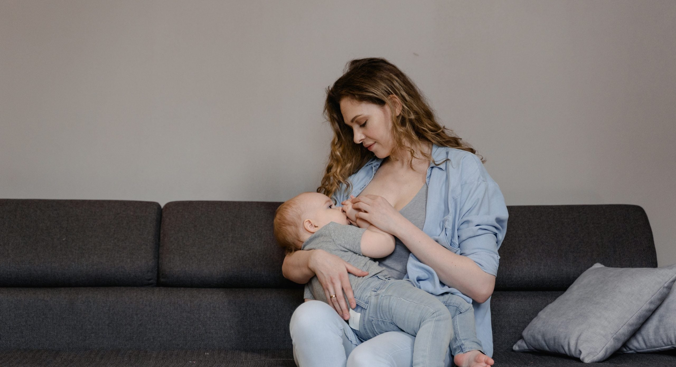 Hvor længe bør jeg amme?